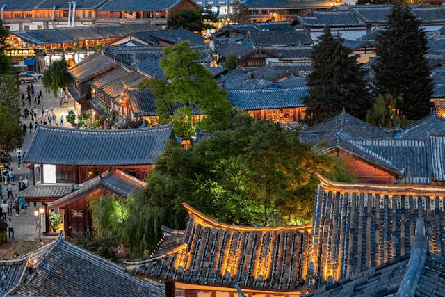 Lijiang 4-Day Snow Mountain & Ancient Town Tour