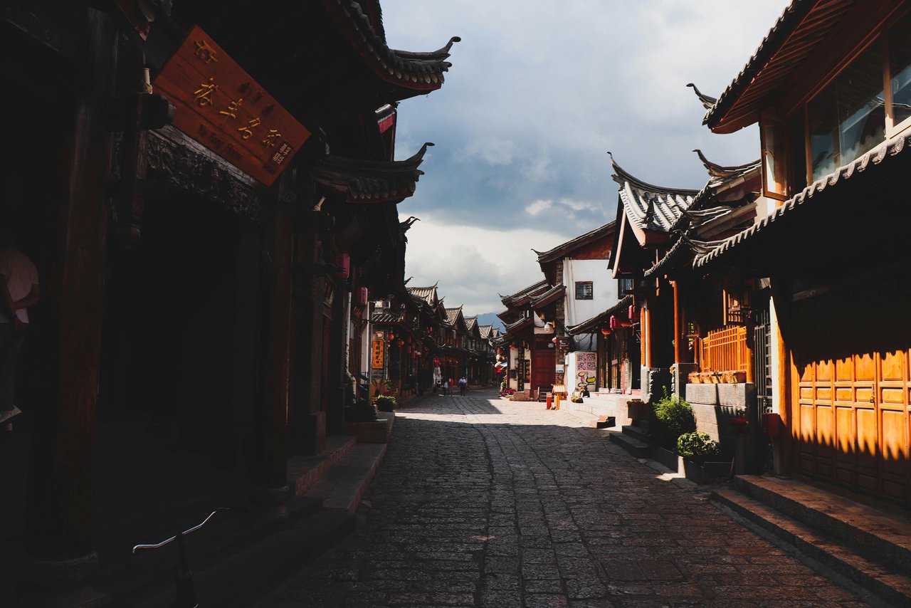 Lijiang 5-Day Snow Mountain & Gorge In-depth Tour